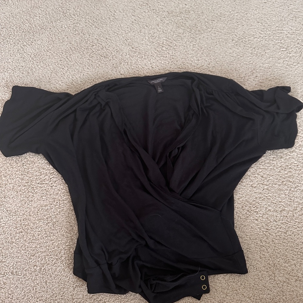 Black shirt clips for tucked in look